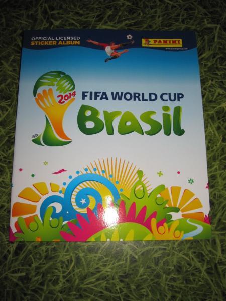 Ein Panini Album ist nicht leicht komplett zu befüllen. Panini Album WM 2014