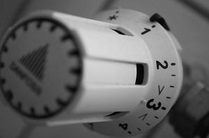Nicht vergessen: Heizung ablesen. Bild Thermostat an Heizung